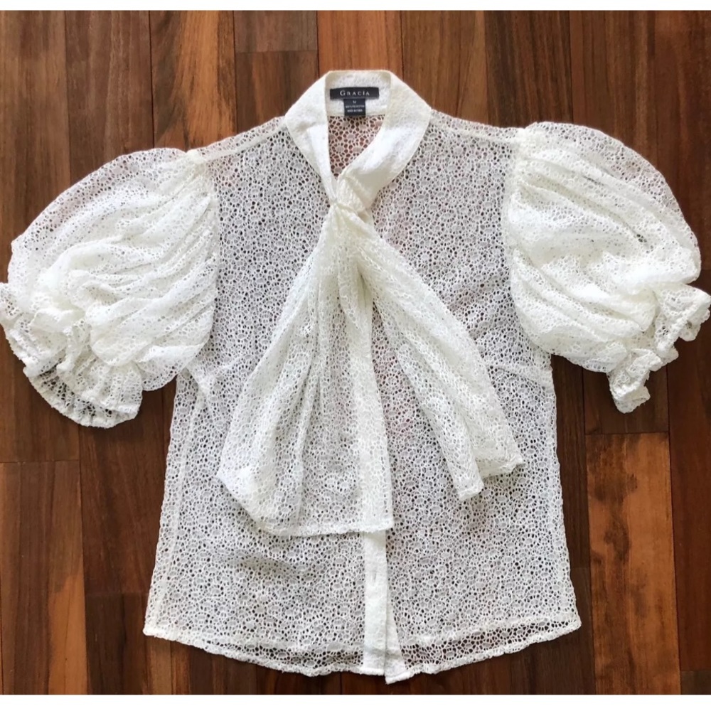 Gracia ruffle top